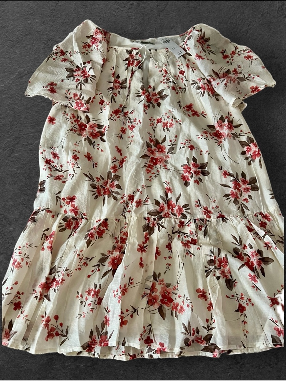 Abercrombie & Fitch | *NWT*
Gorgeous Floral Babydoll w/ POCKETS!! | Size: Large